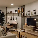 Linares - 2 Bedrooms, Terrace In Campo De Ourique Daire *