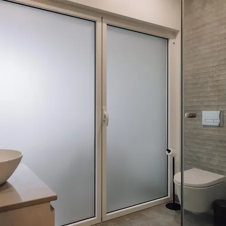 Linares - 2 Bedrooms, Terrace In Campo De Ourique