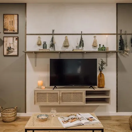 Linares - 2 Bedrooms, Terrace In Campo De Ourique *