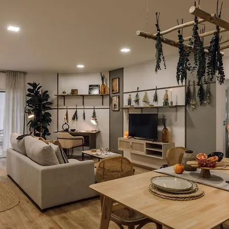 Linares - 2 Bedrooms, Terrace In Campo De Ourique Daire Lisboa